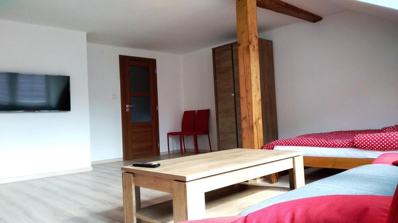 Apartmany Kukacci Hnizdo Benesov nad Ploucnici ภายนอก รูปภาพ