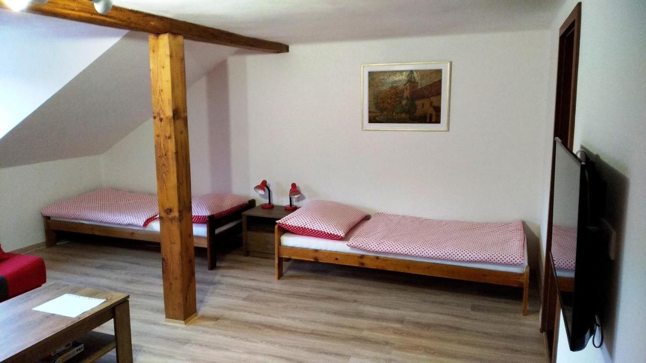Apartmany Kukacci Hnizdo Benesov nad Ploucnici ภายนอก รูปภาพ