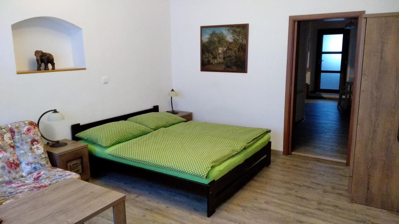 Apartmany Kukacci Hnizdo Benesov nad Ploucnici ภายนอก รูปภาพ