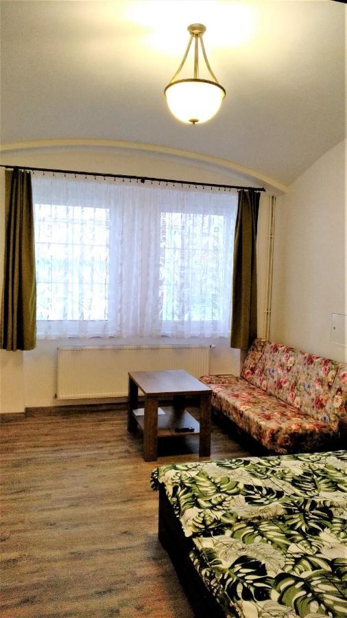 Apartmany Kukacci Hnizdo Benesov nad Ploucnici ภายนอก รูปภาพ